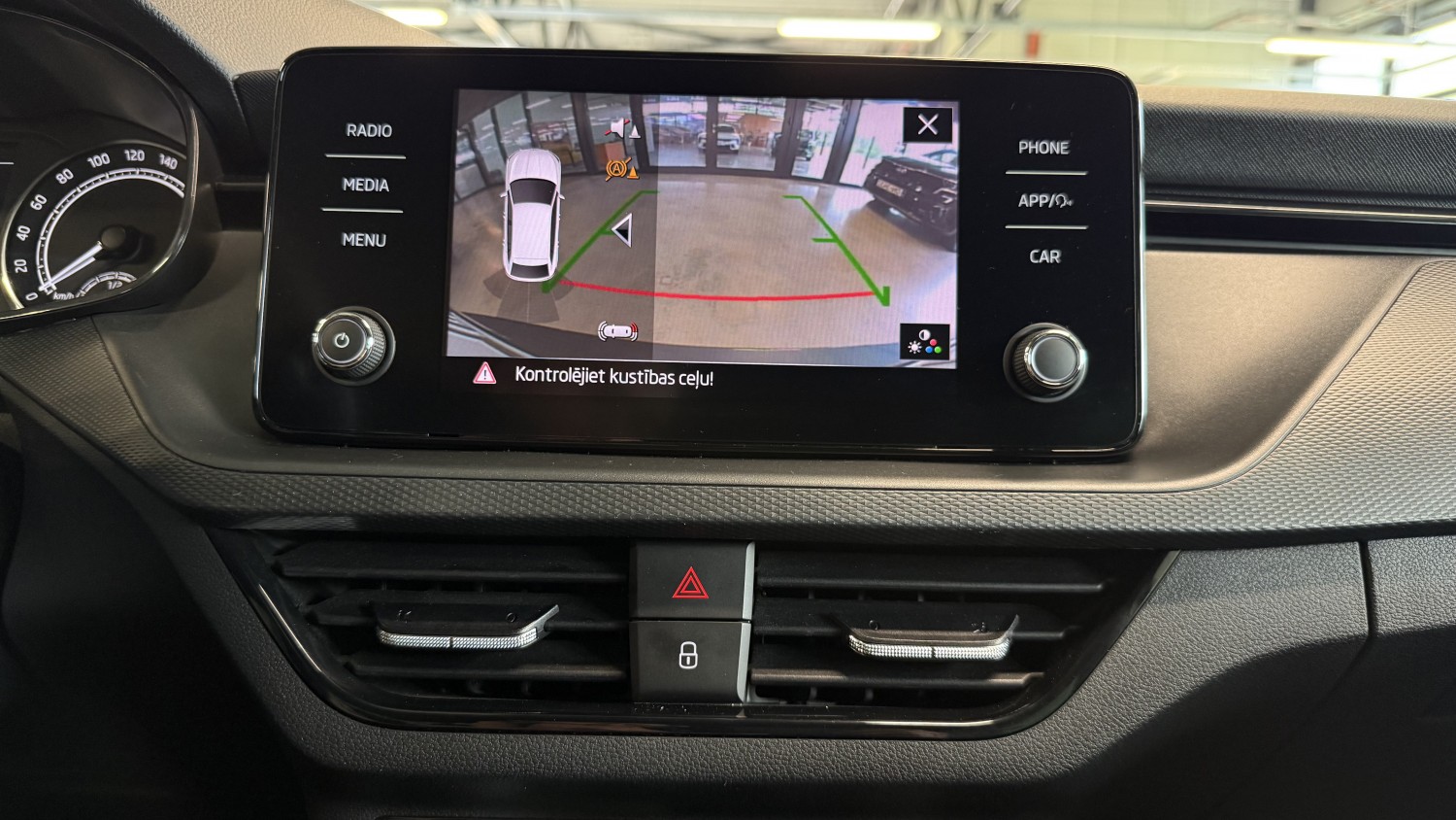 Car image 21