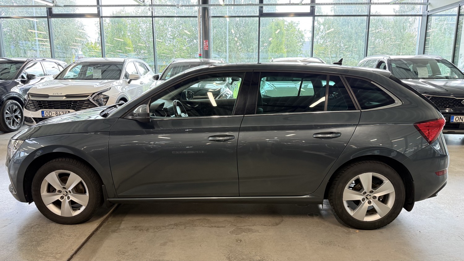 Car image 2