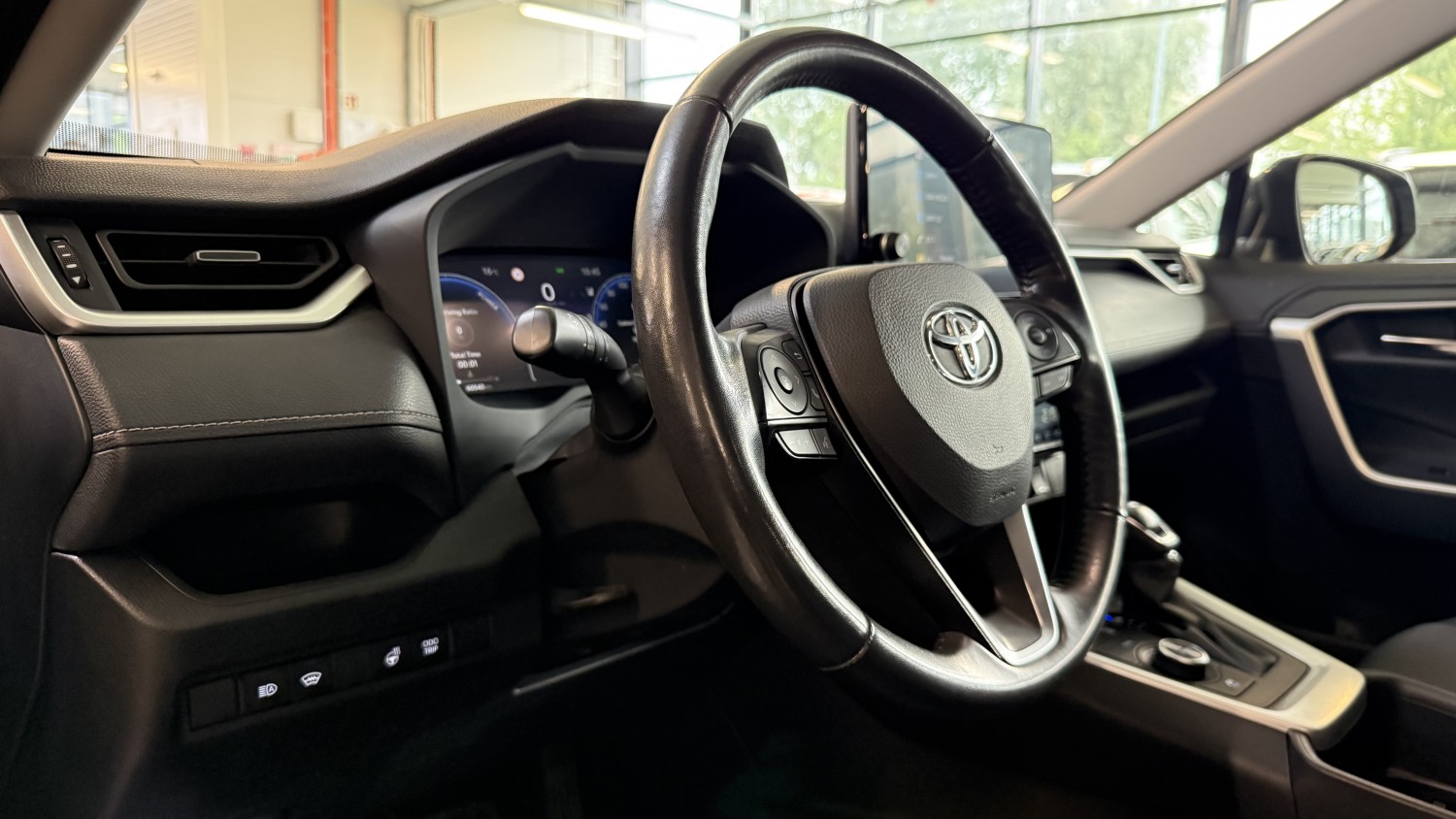 Car image 17