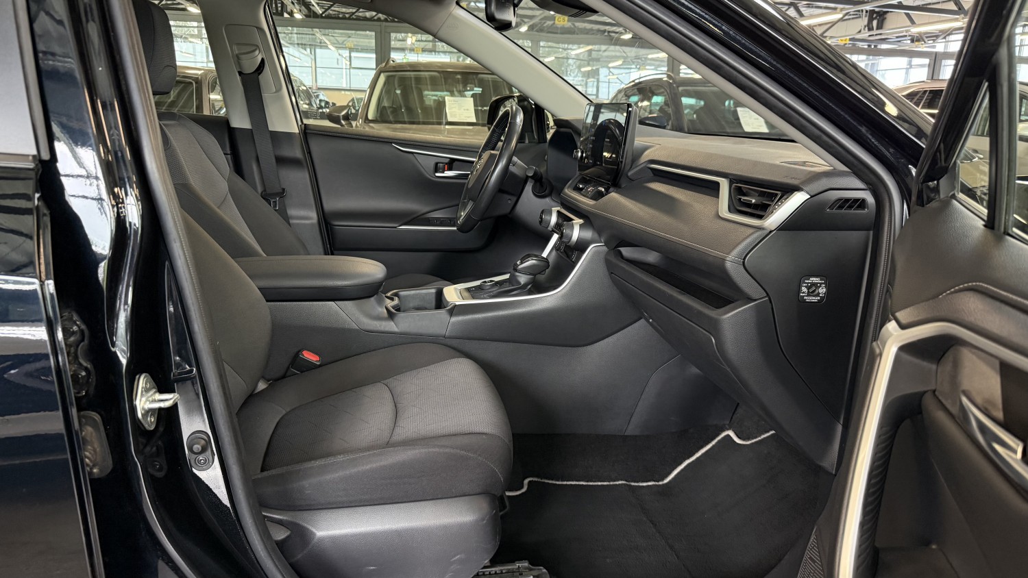 Car image 15