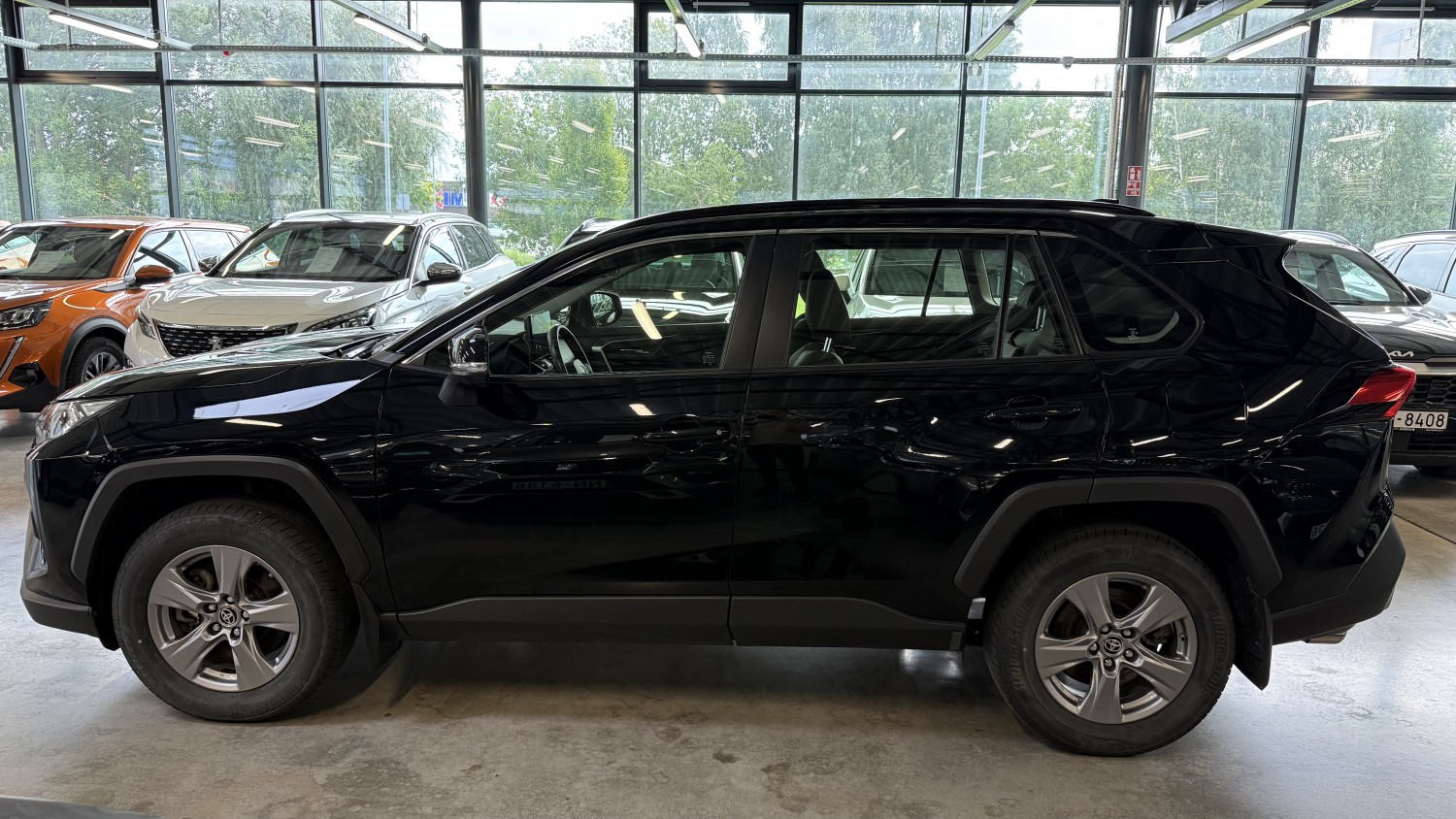 Car image 2