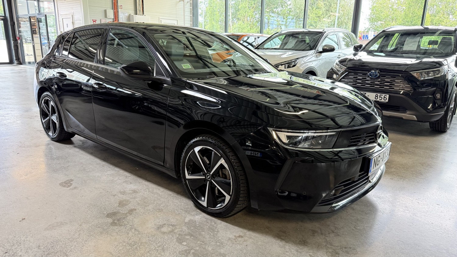 Car image 6