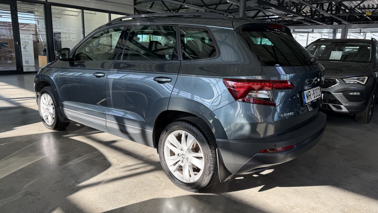Car image 3