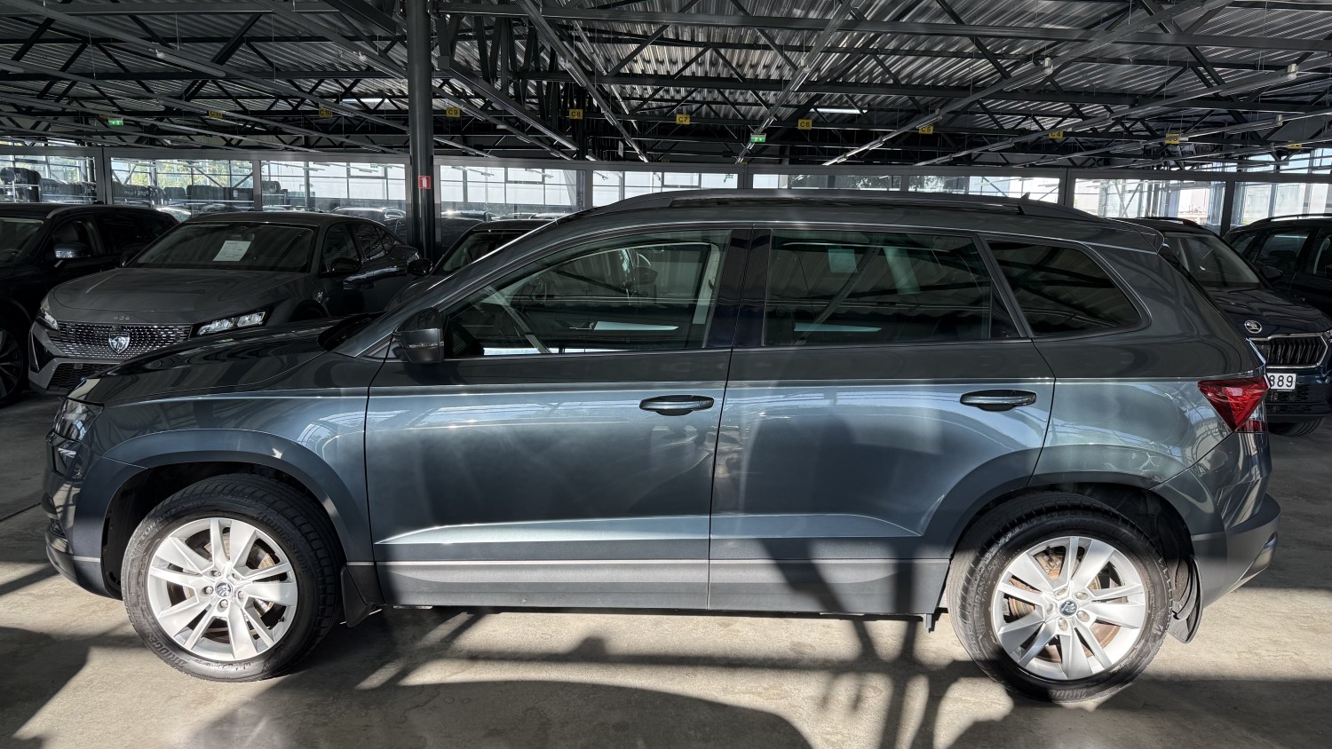 Car image 2