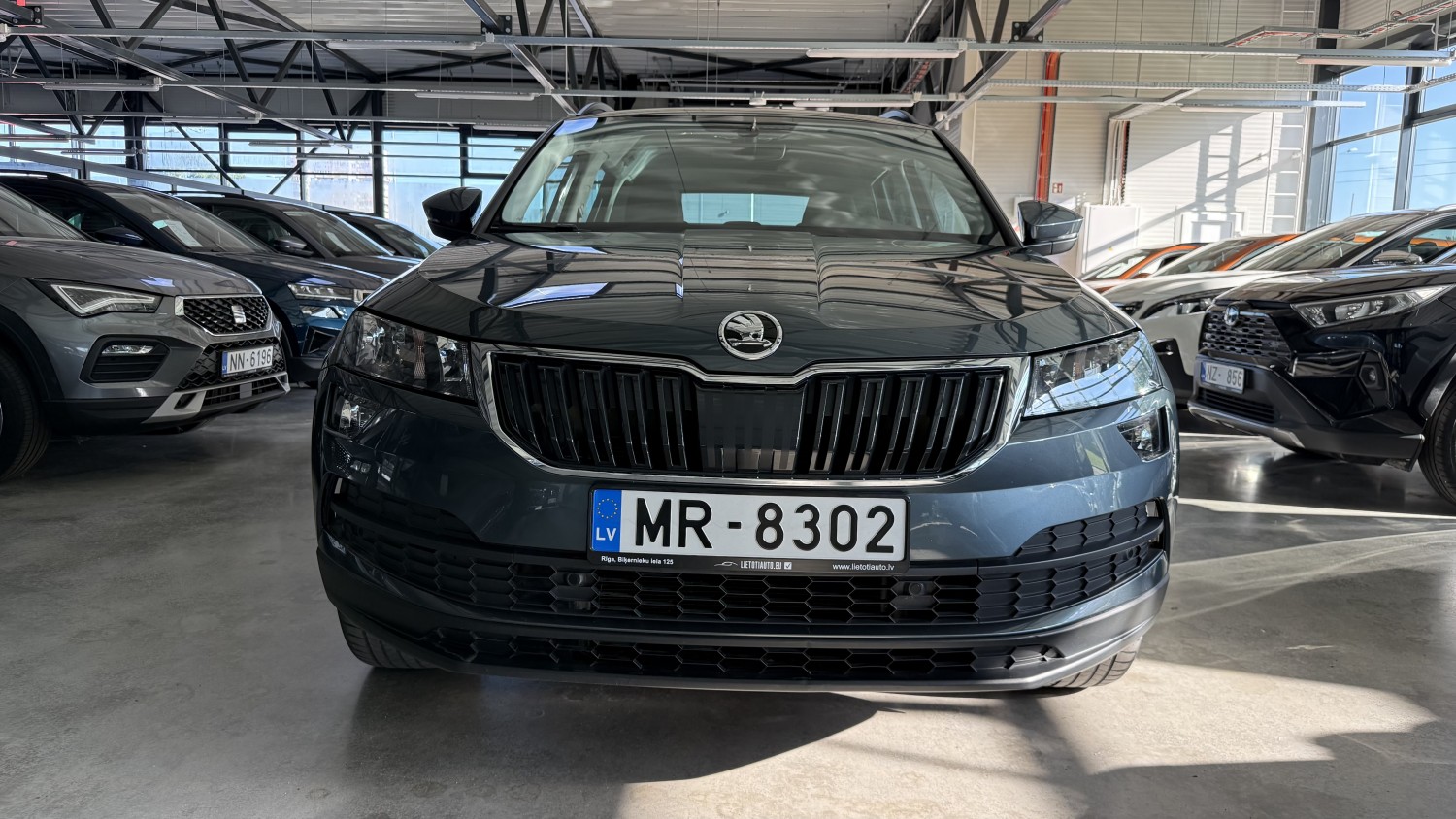 Car image 8