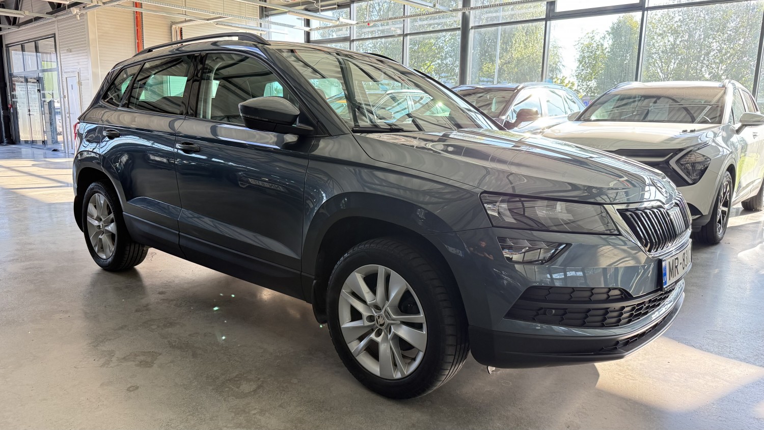 Car image 7