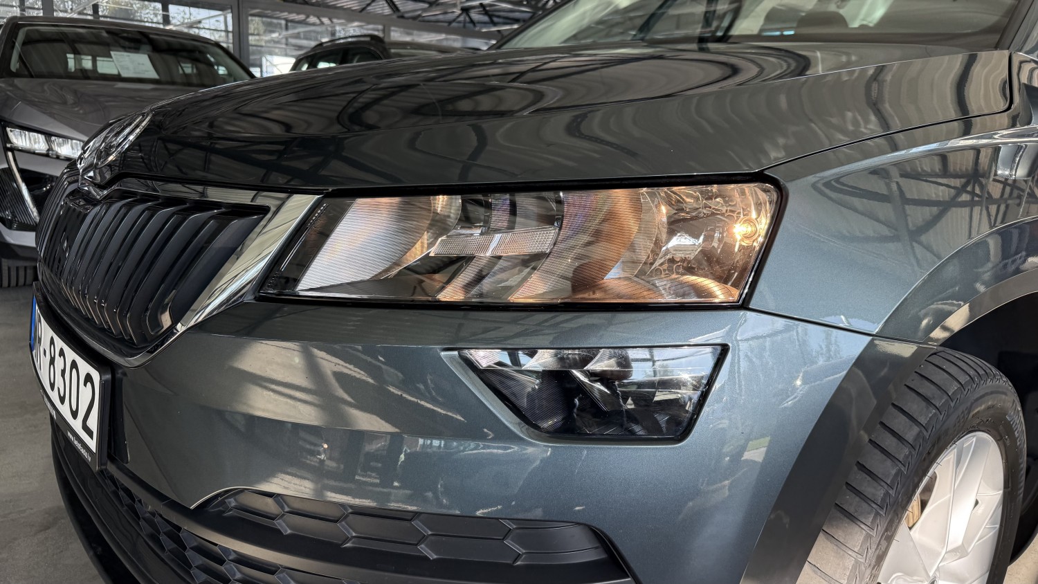 Car image 10