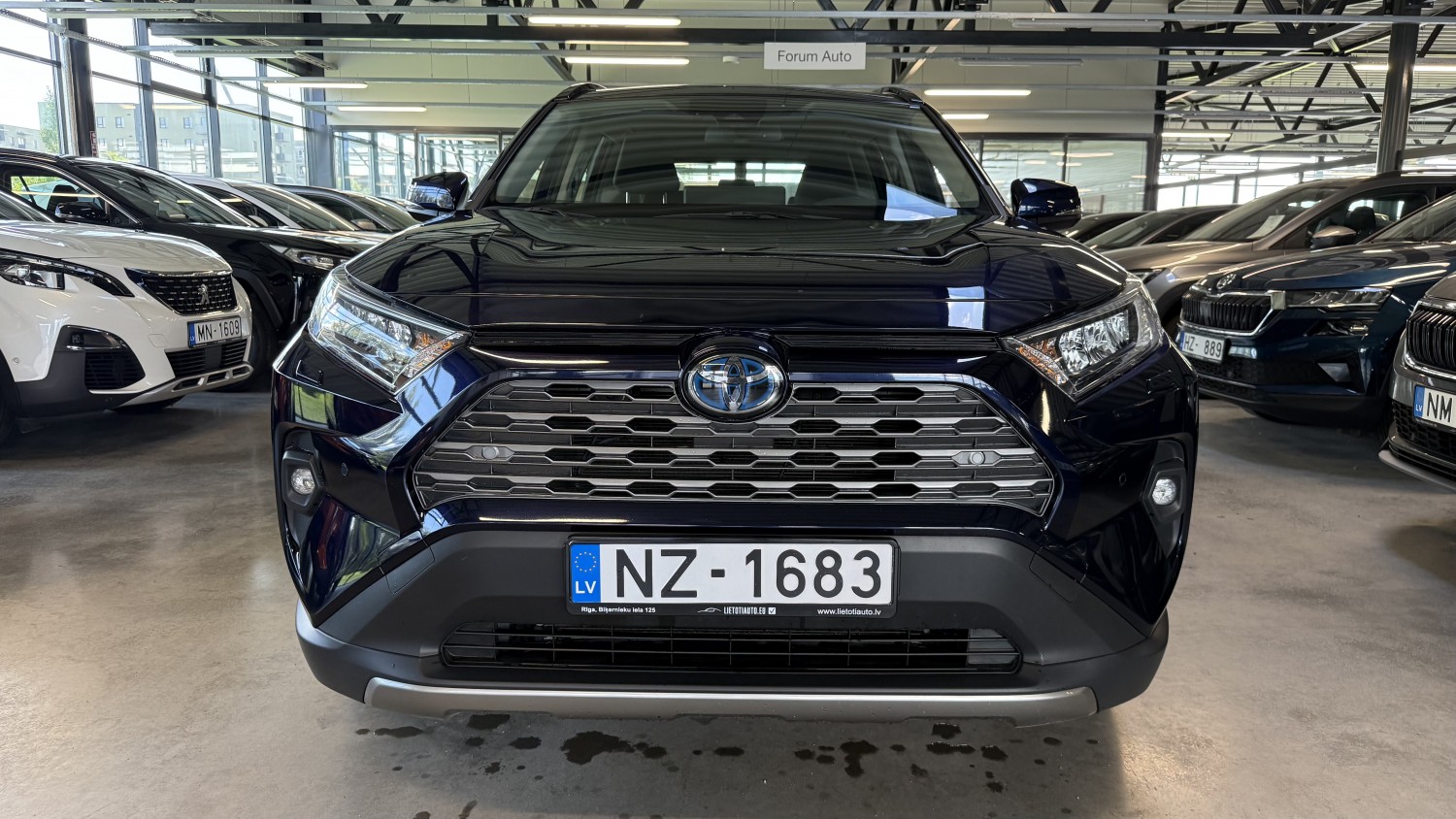 Car image 8