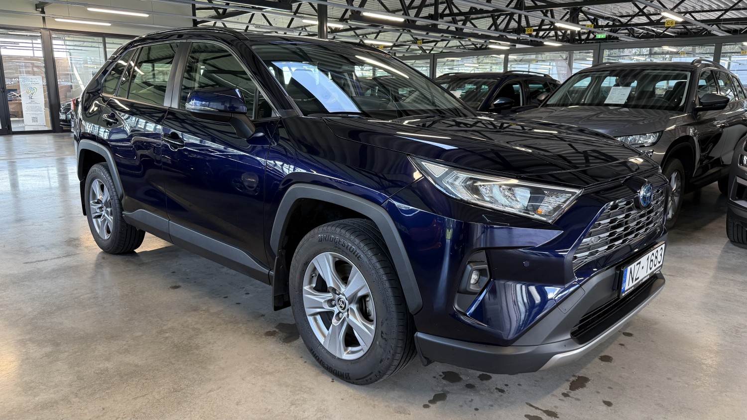 Car image 7