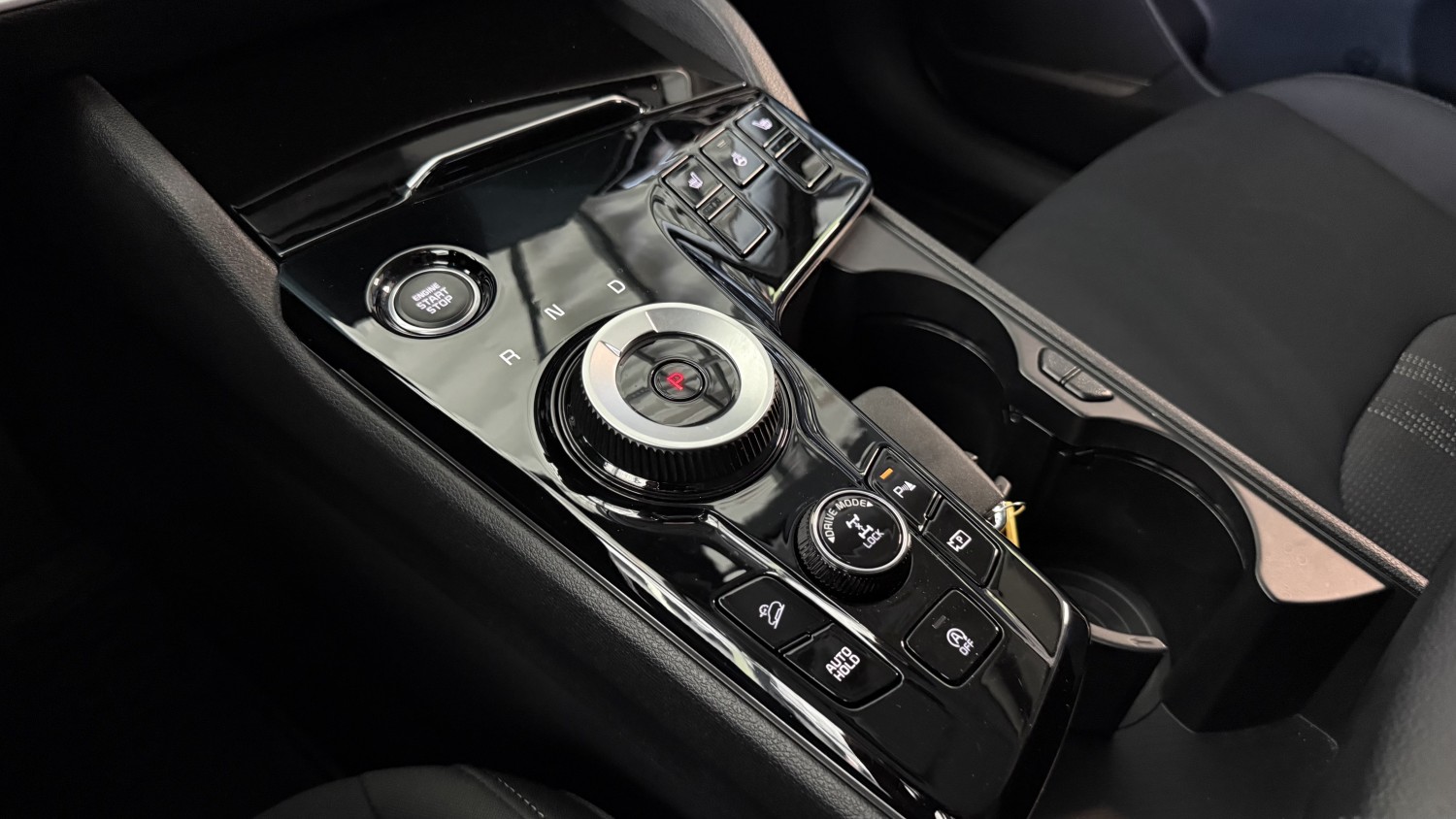 Car image 24