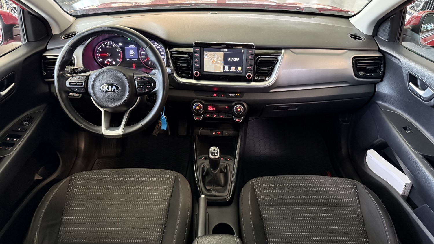 Car image 18