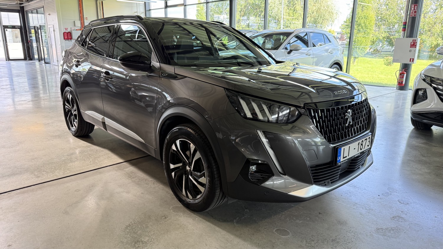 Car image 7