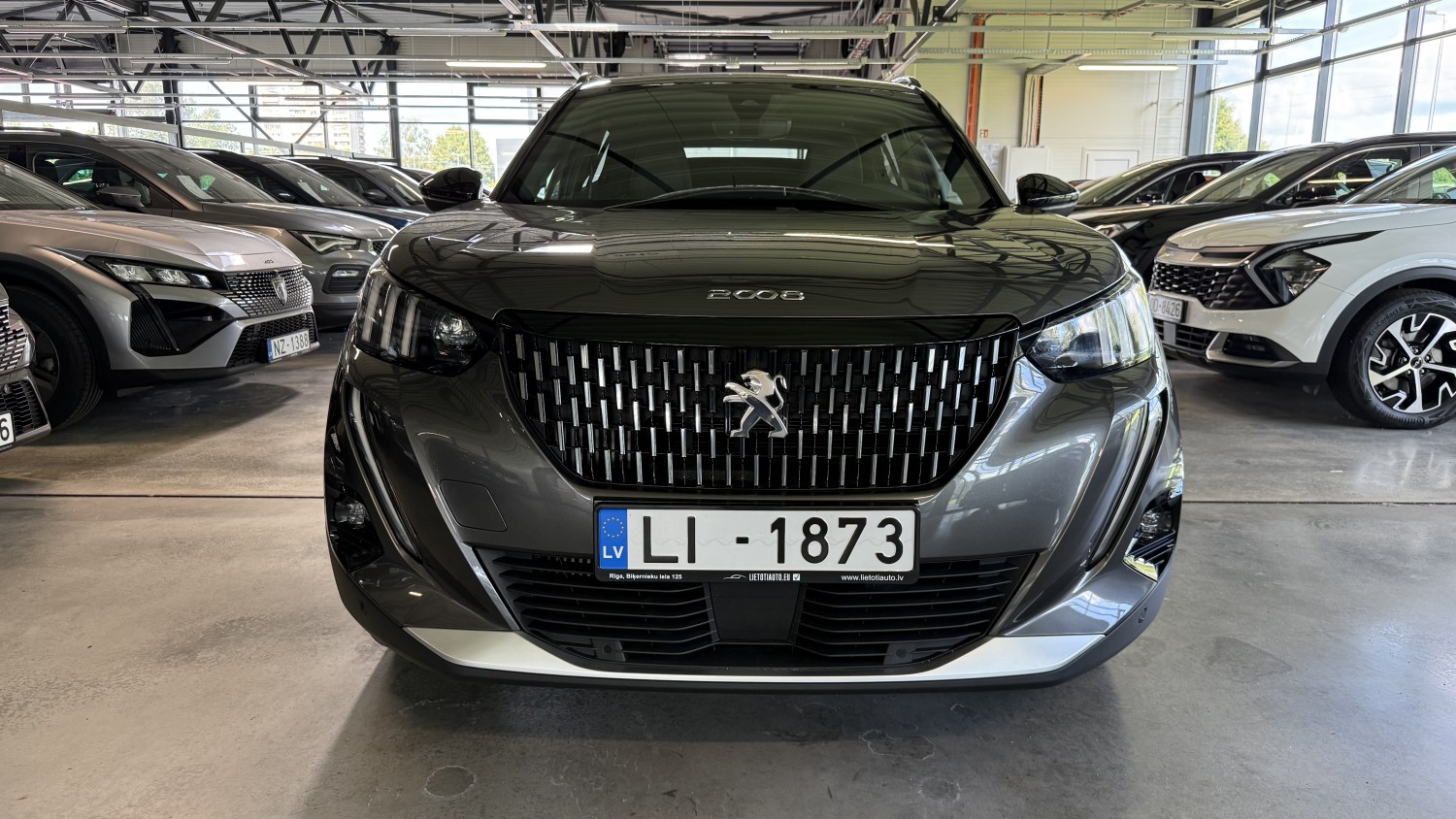 Car image 8