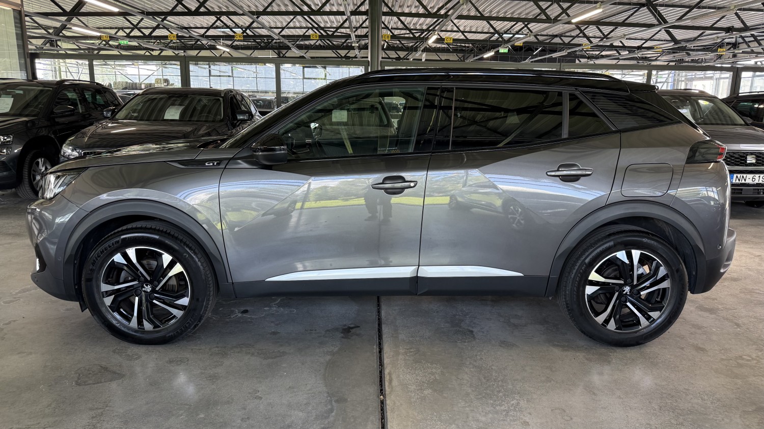 Car image 2