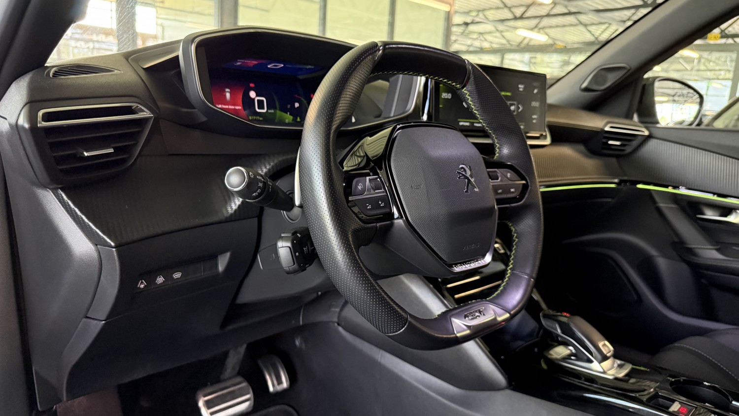 Car image 19