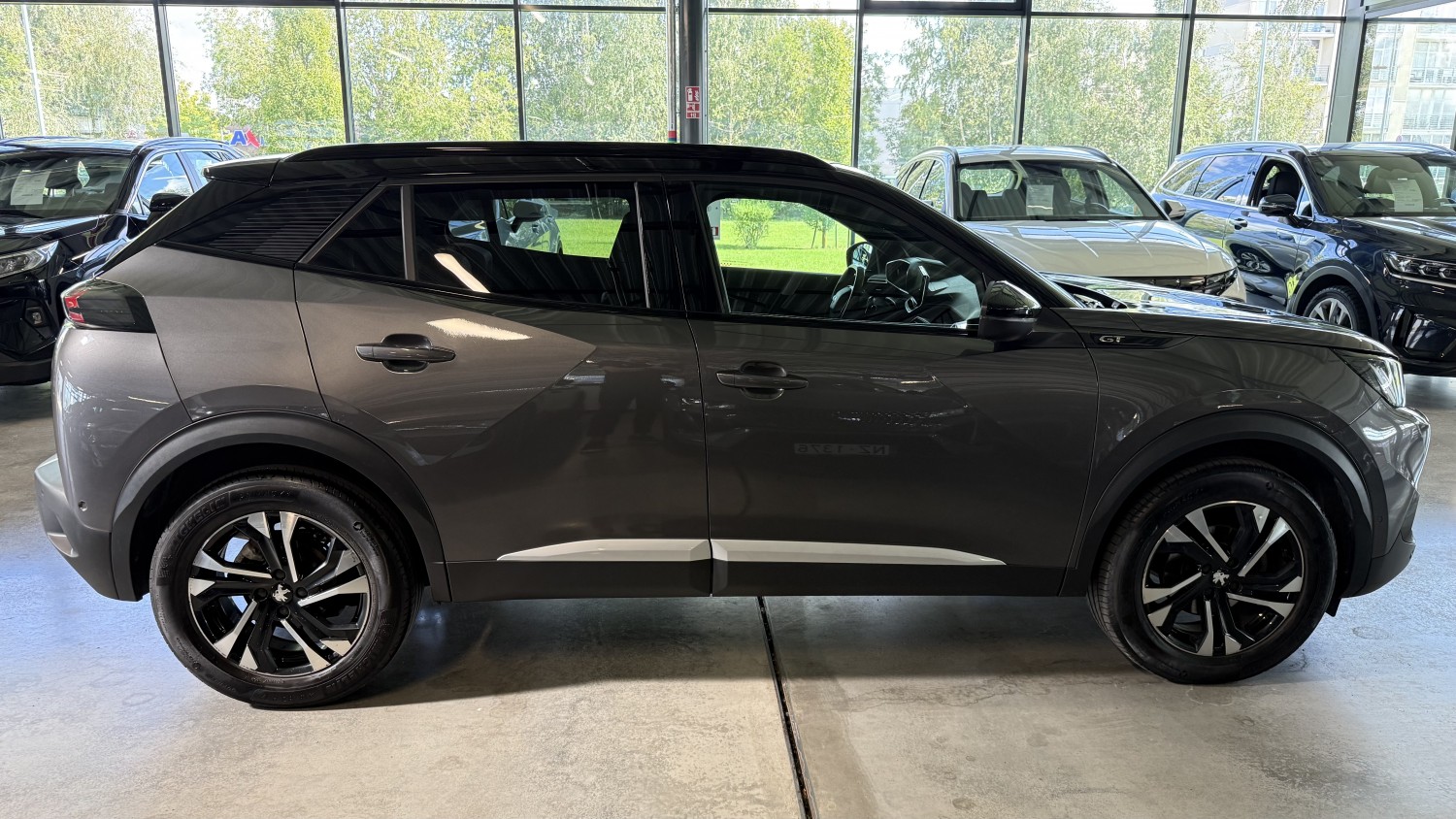 Car image 6