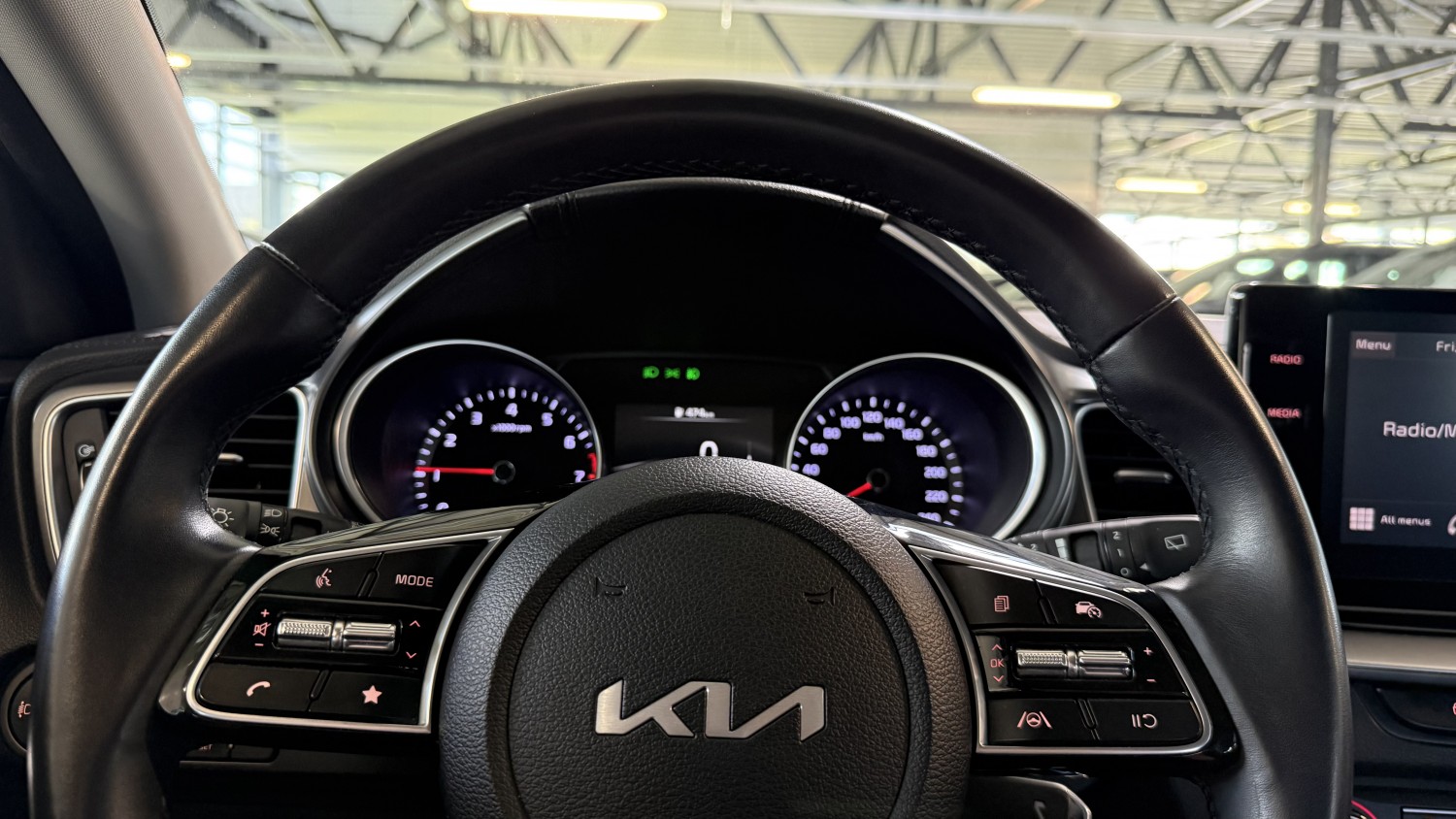 Car image 19