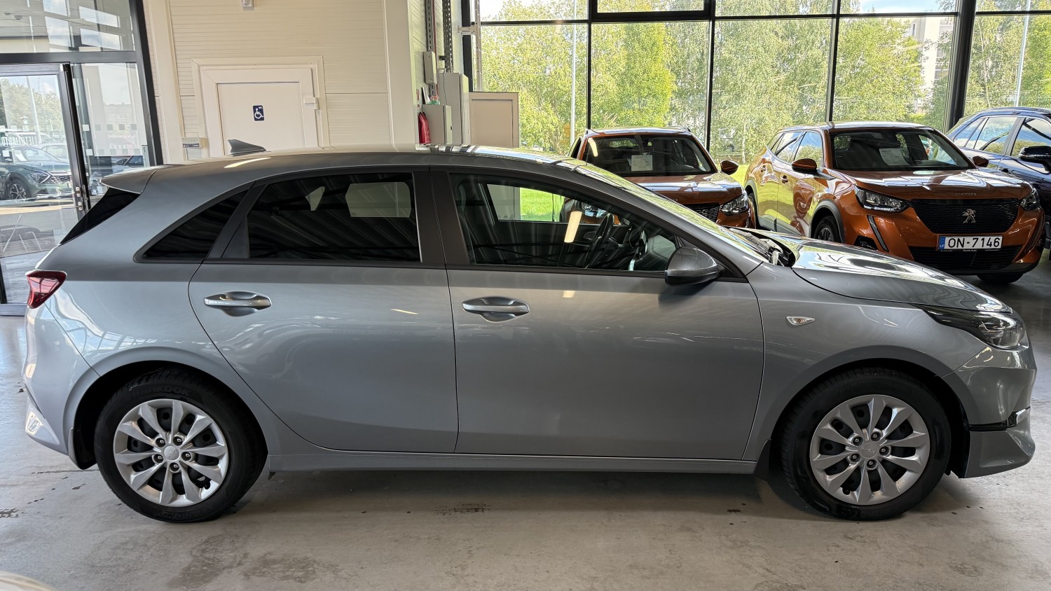 Car image 6