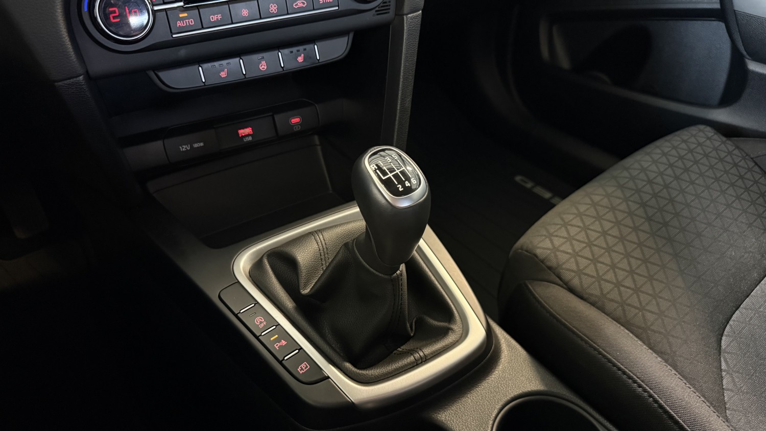 Car image 23