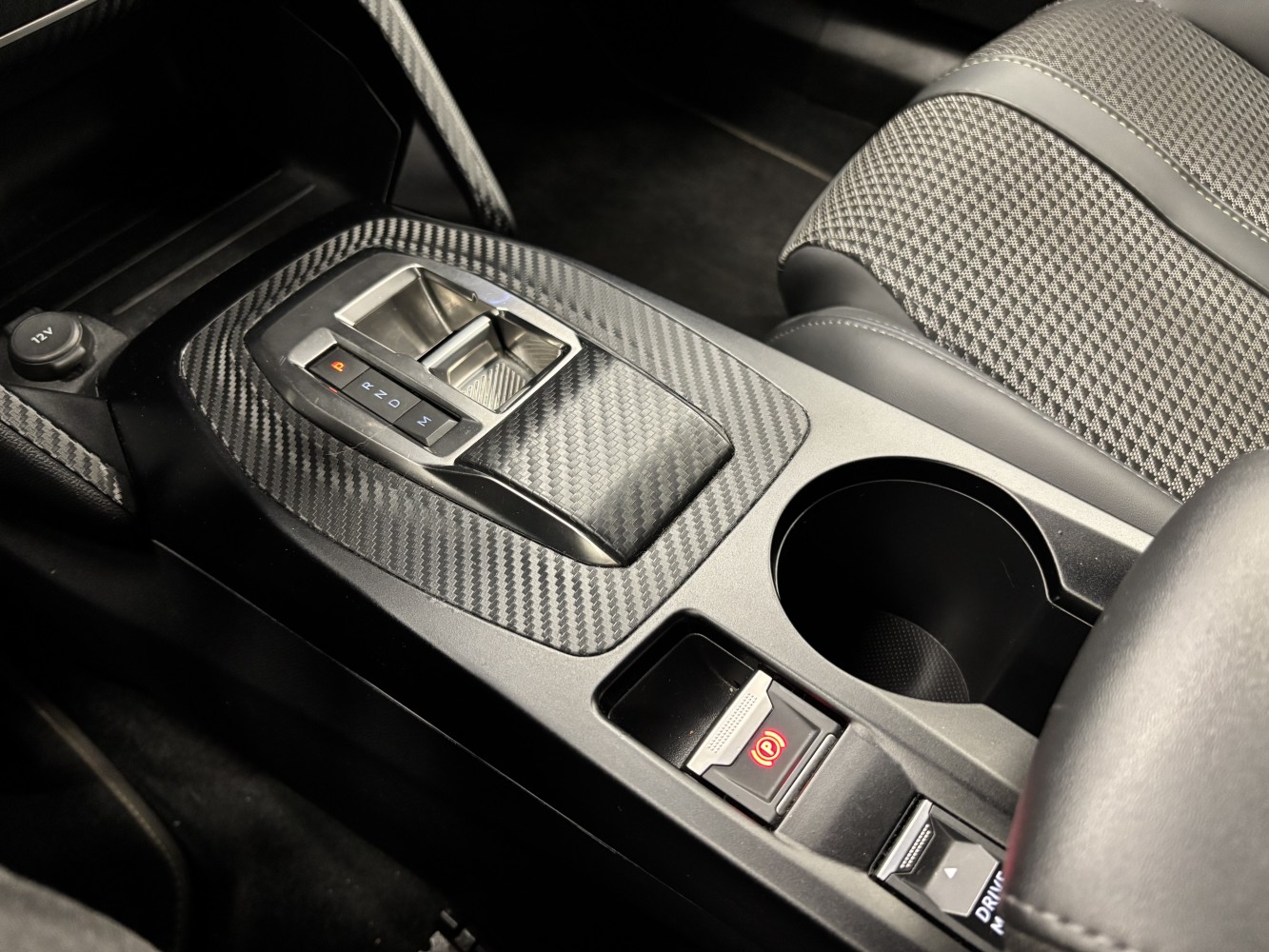 Car image 25