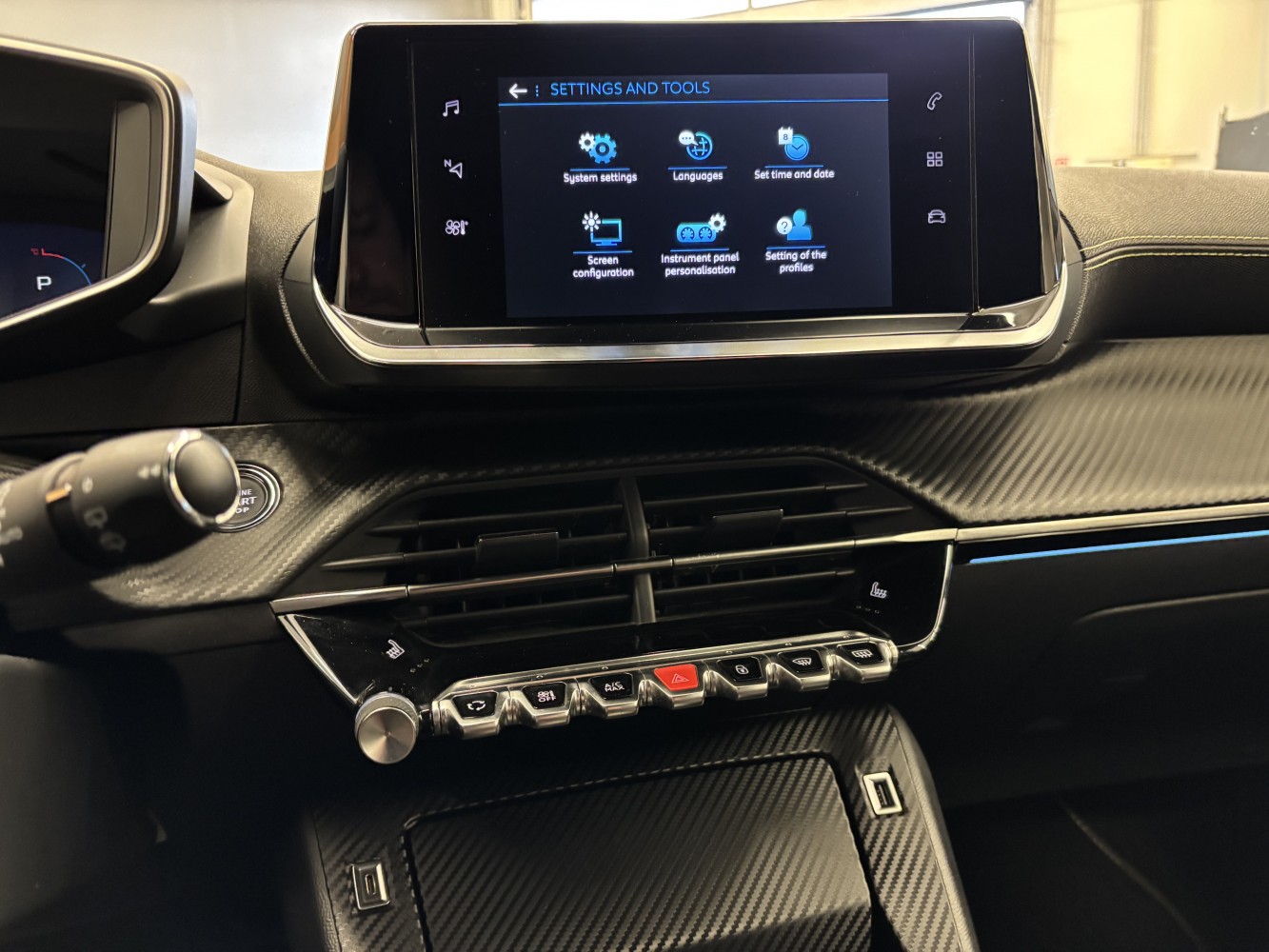 Car image 20