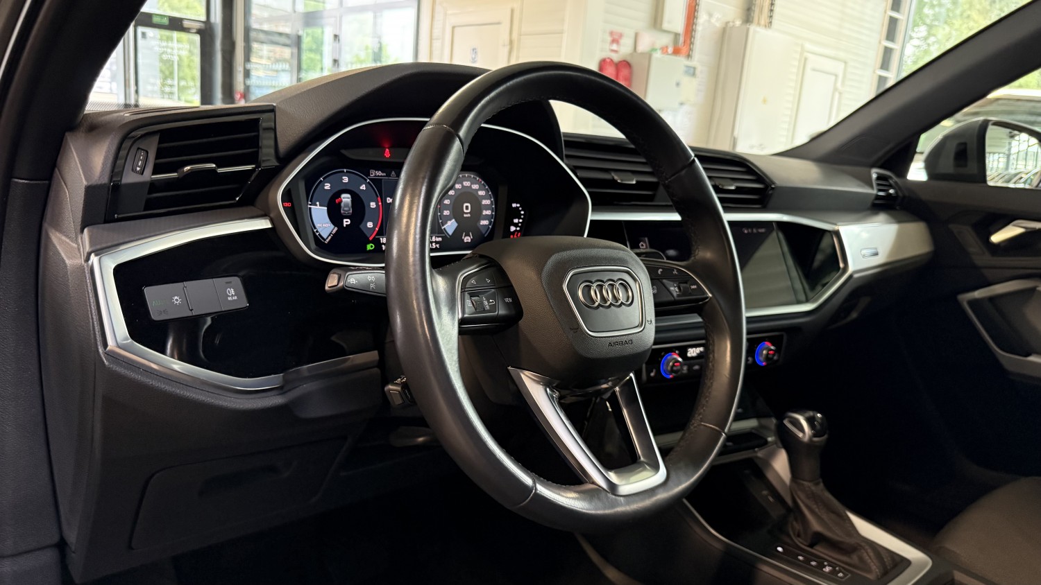 Car image 20