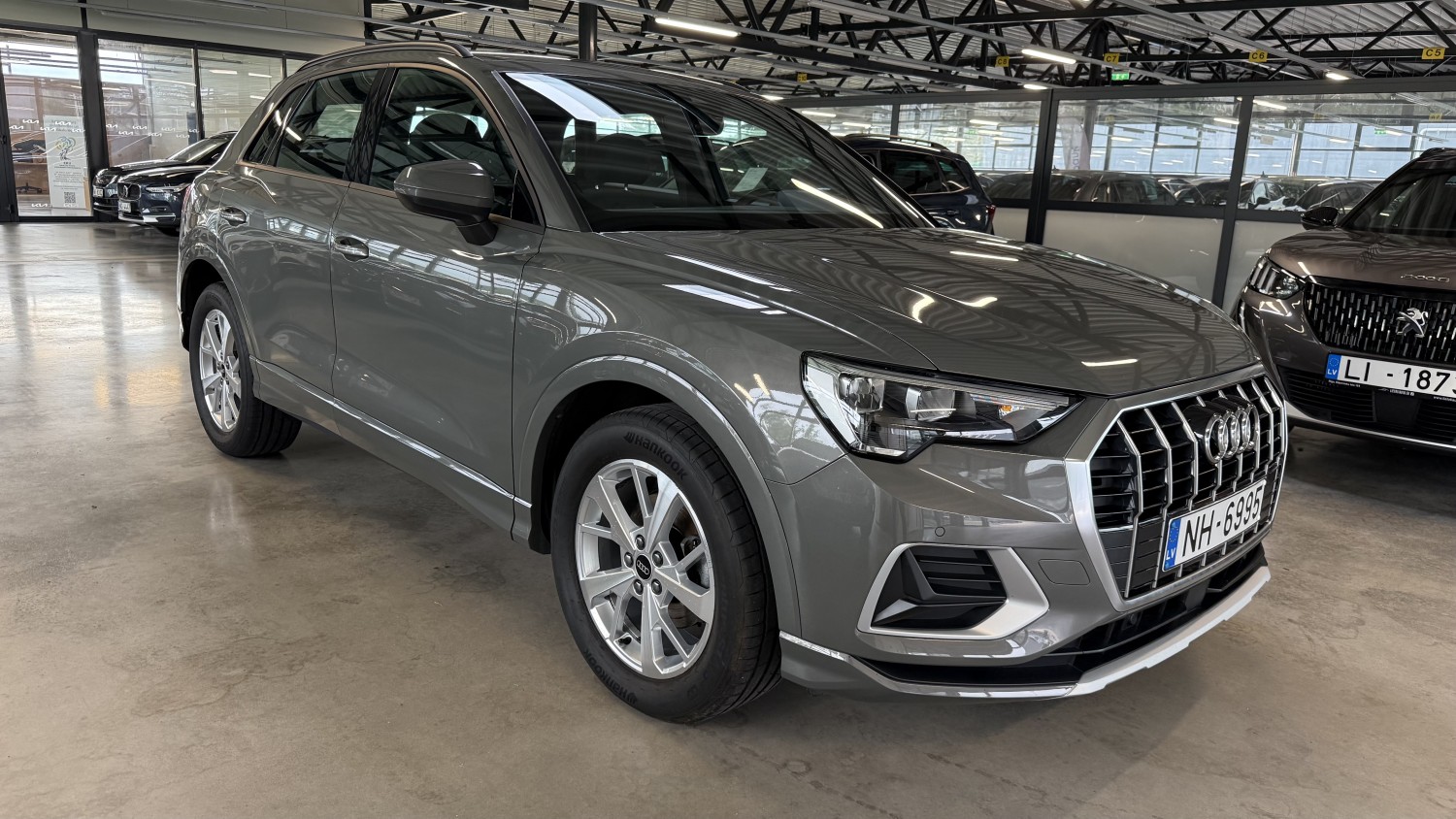 Car image 7