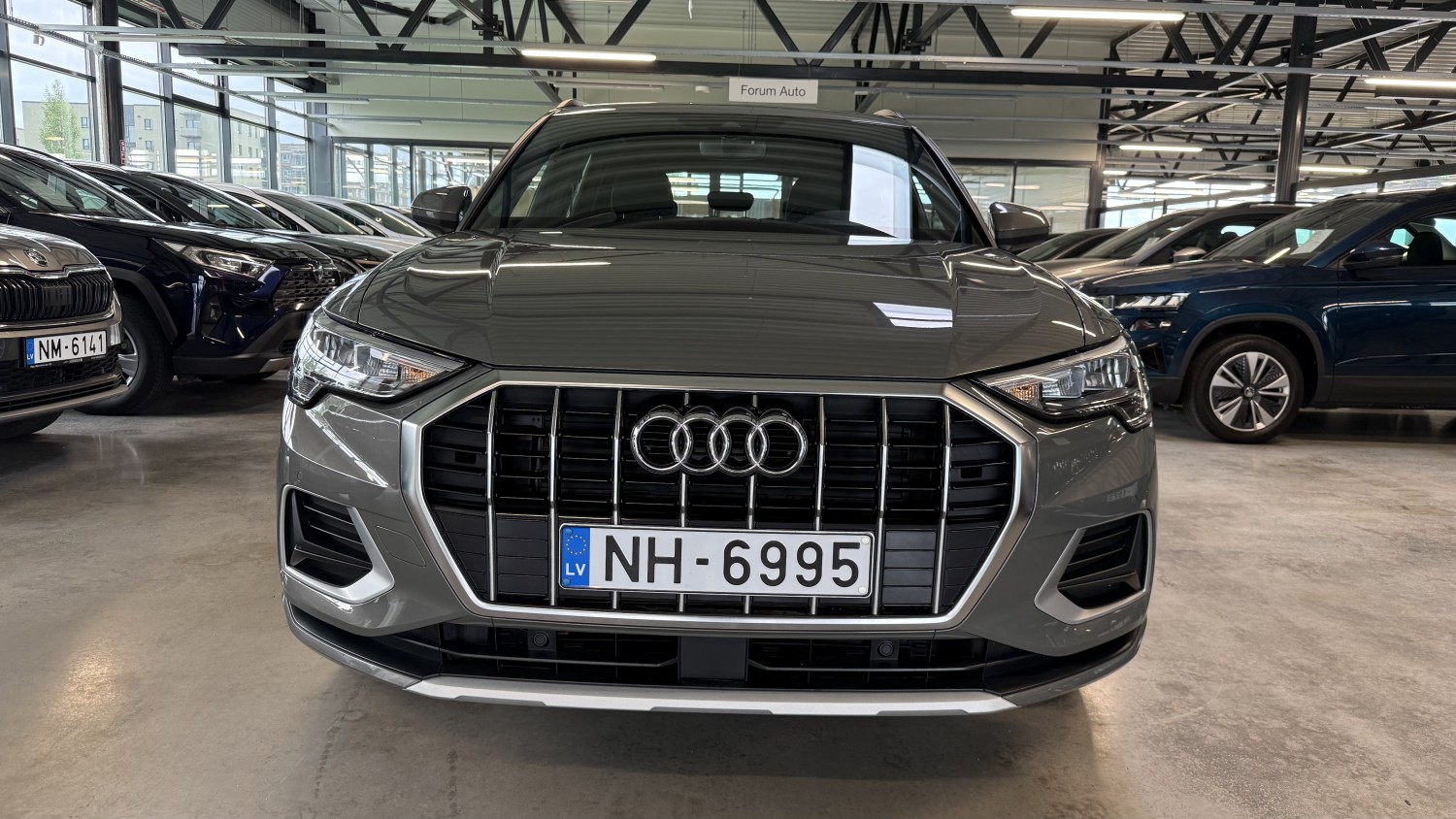 Car image 8