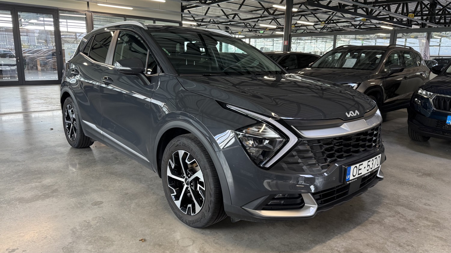 Car image 7