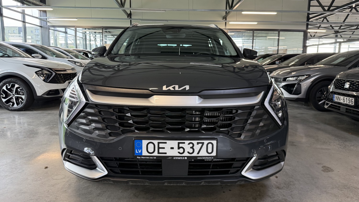 Car image 8