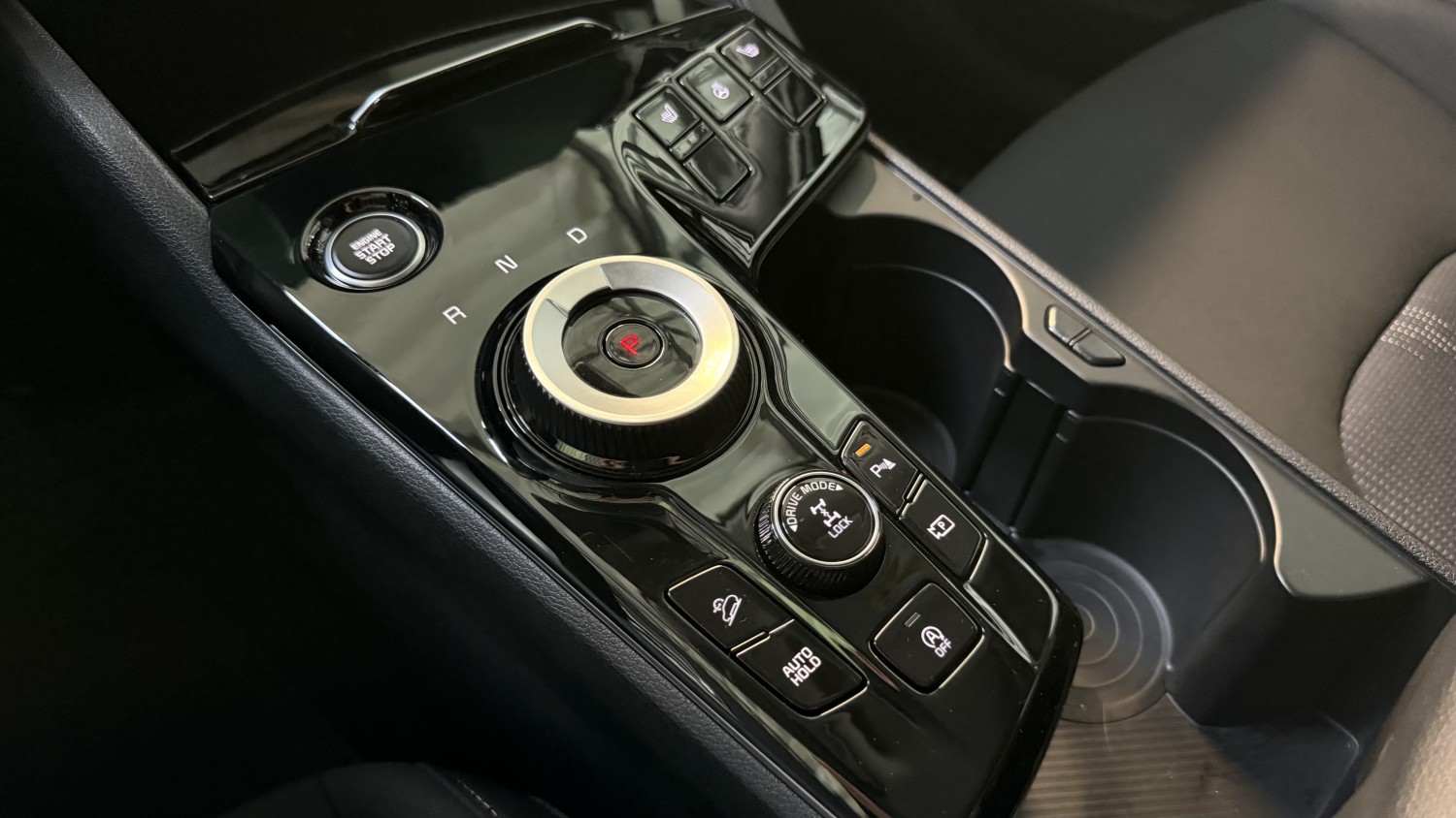 Car image 24