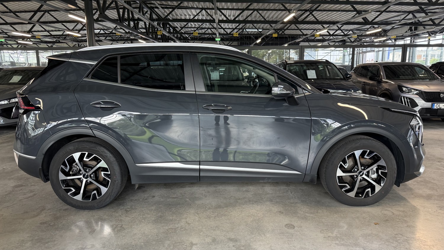 Car image 6