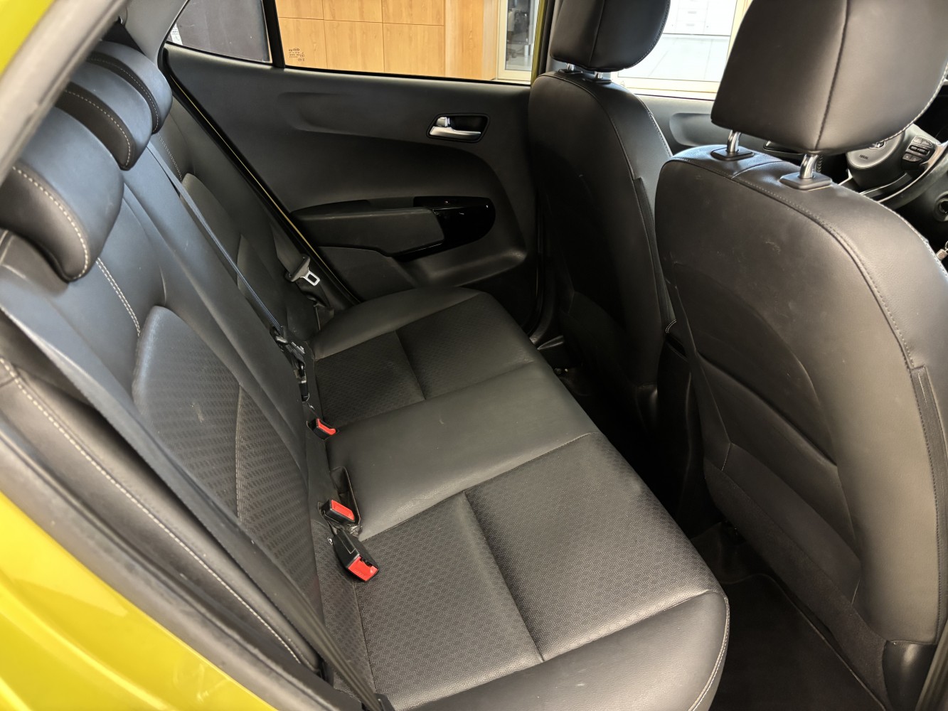 Car image 28