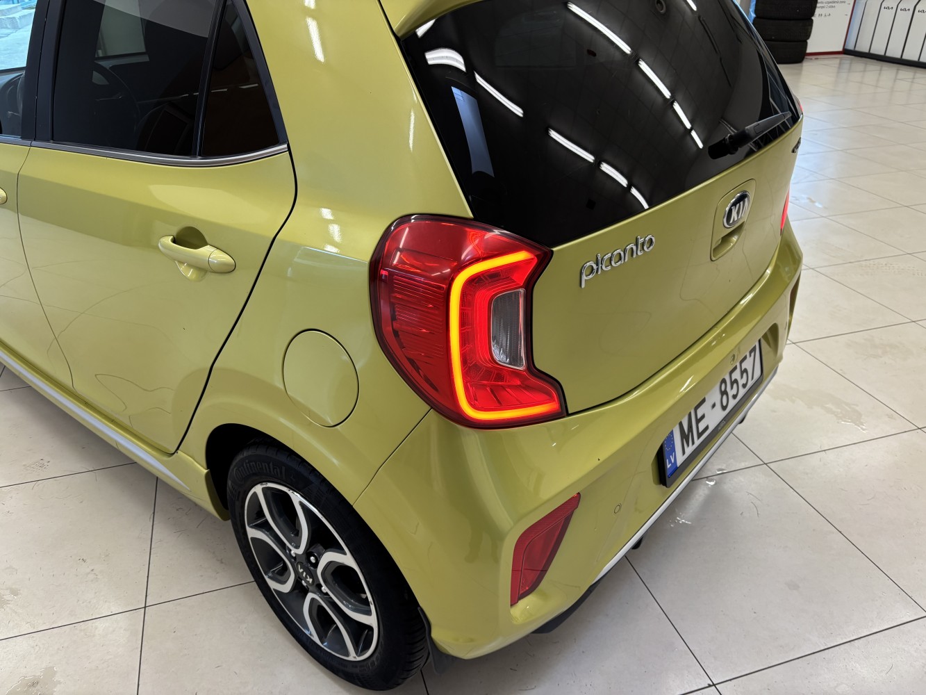 Car image 7