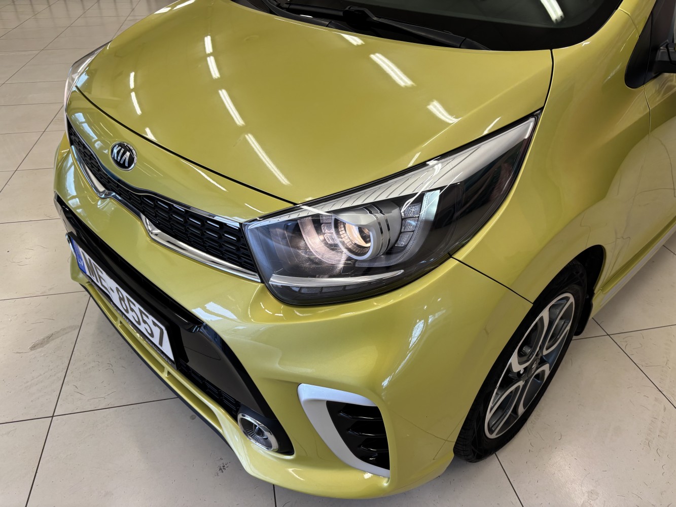 Car image 6