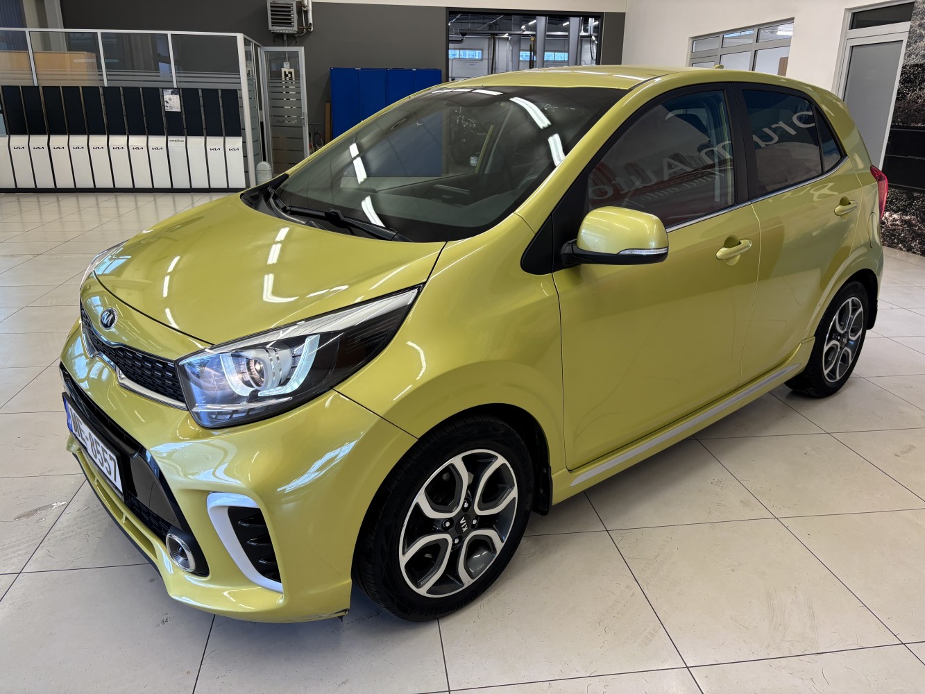 Car image 2