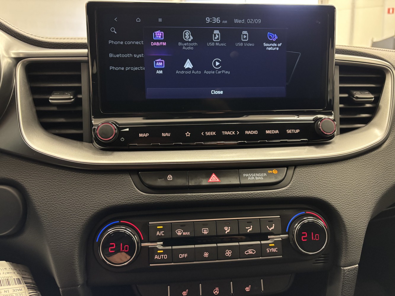 Car image 17
