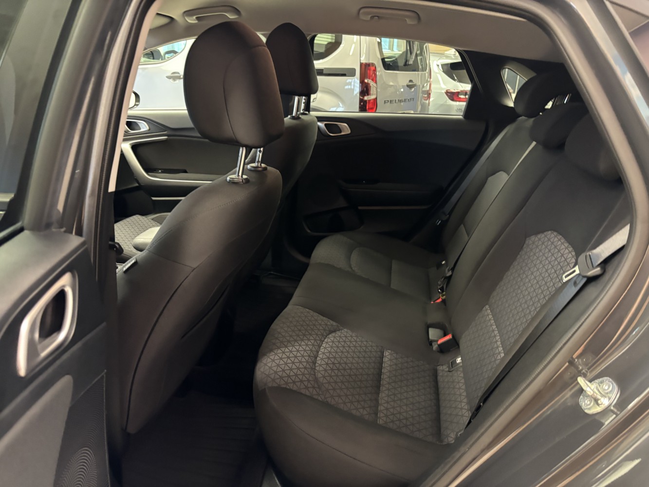 Car image 22