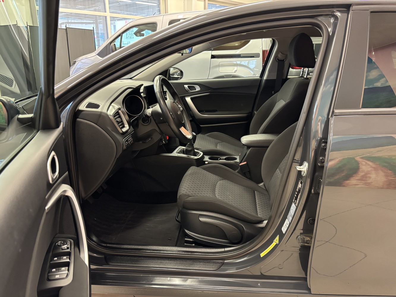 Car image 8