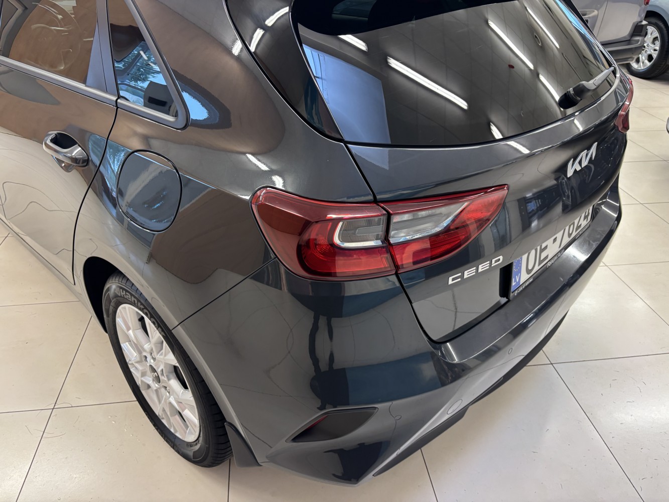Car image 7