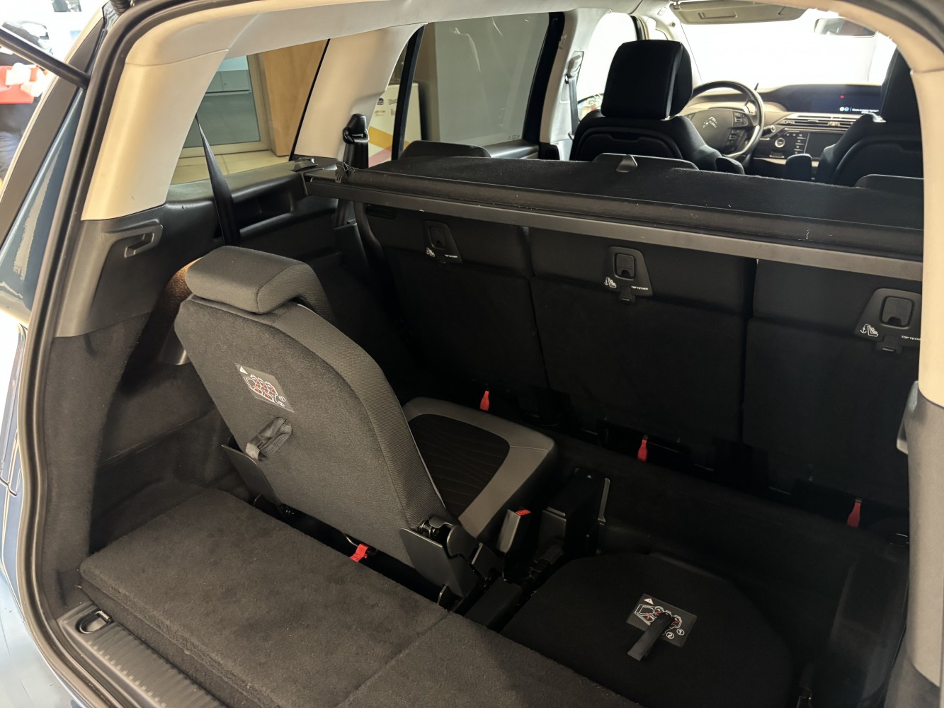 Car image 25