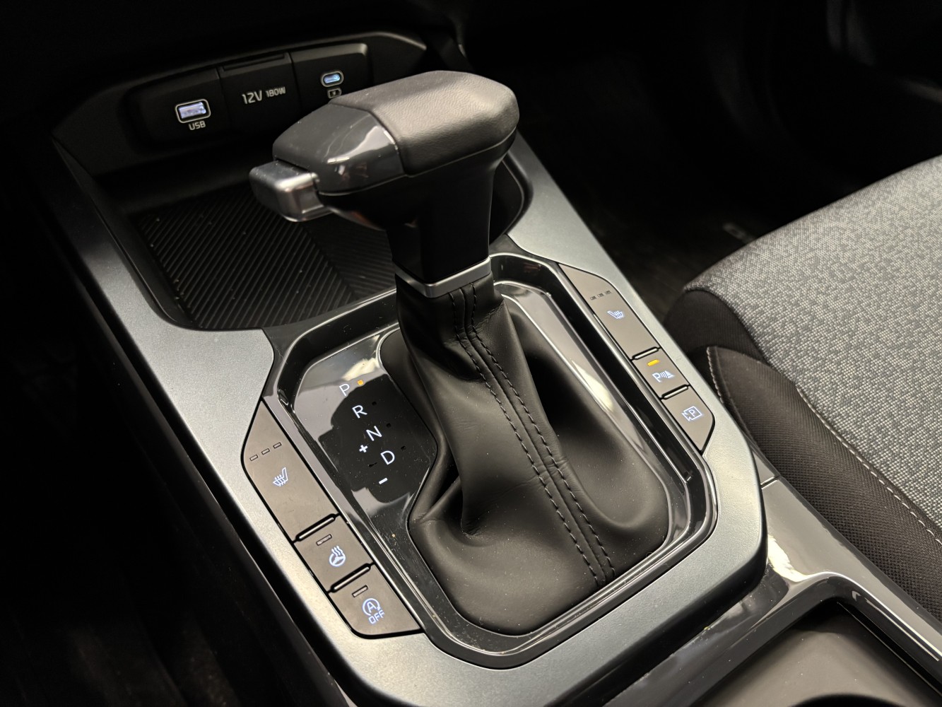 Car image 23