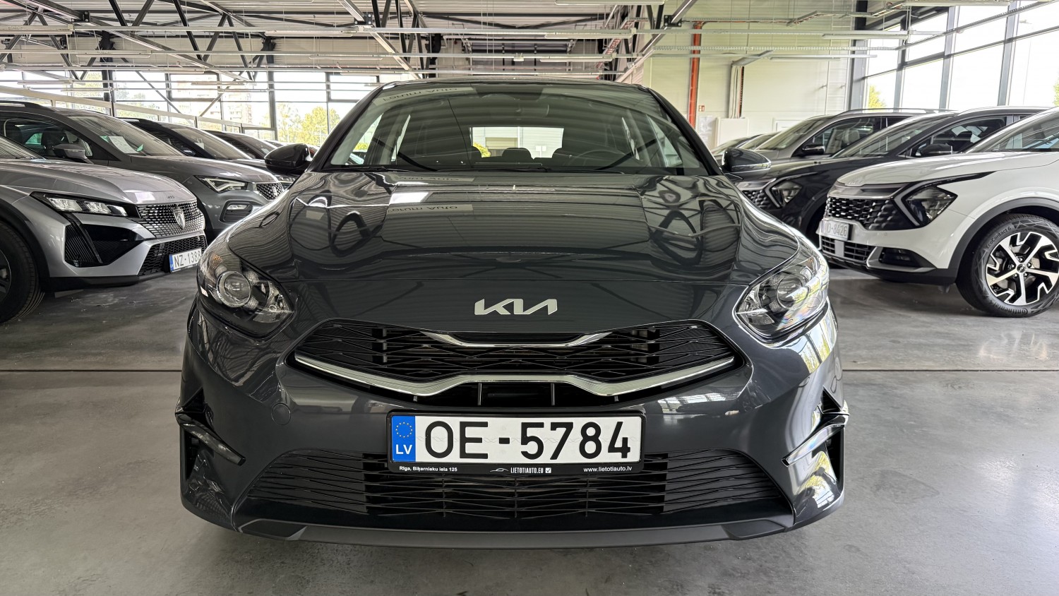 Car image 7