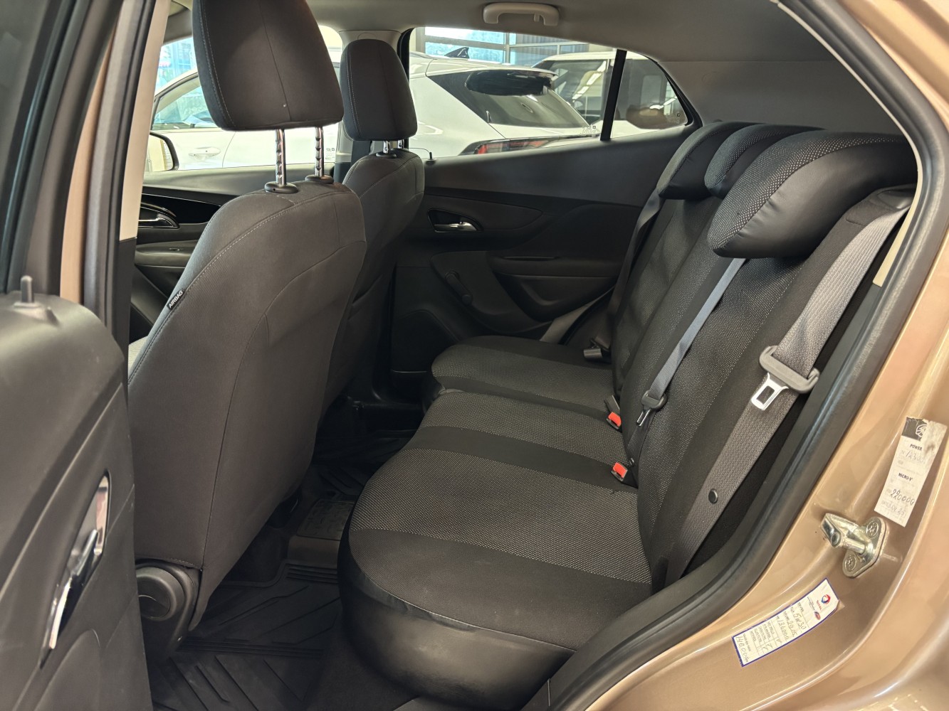 Car image 17