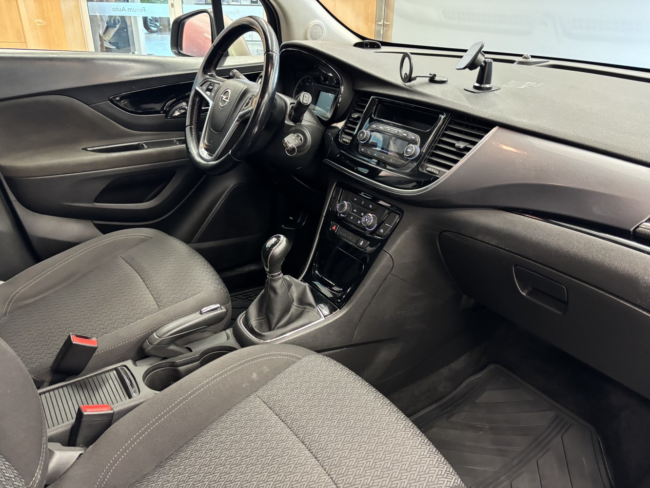 Car image 13