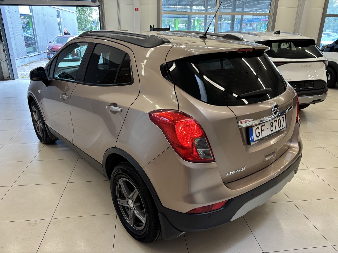 Car image 2