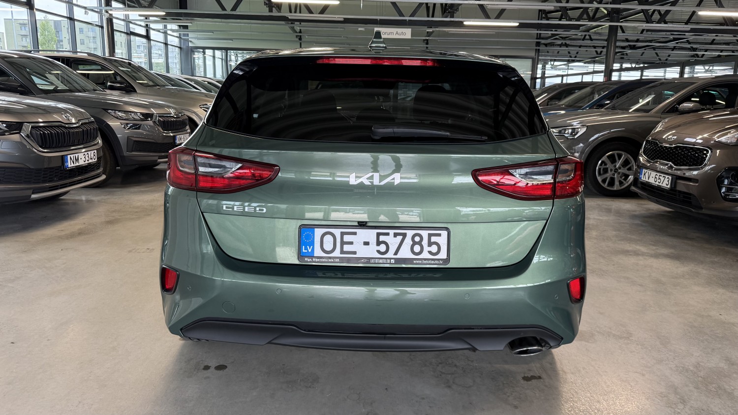 Car image 3