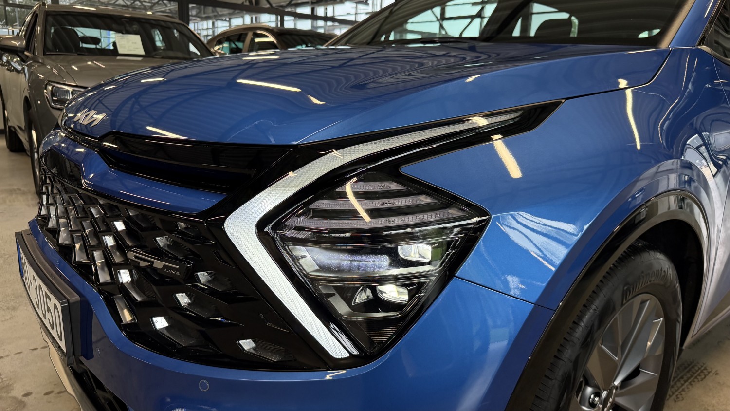 Car image 9