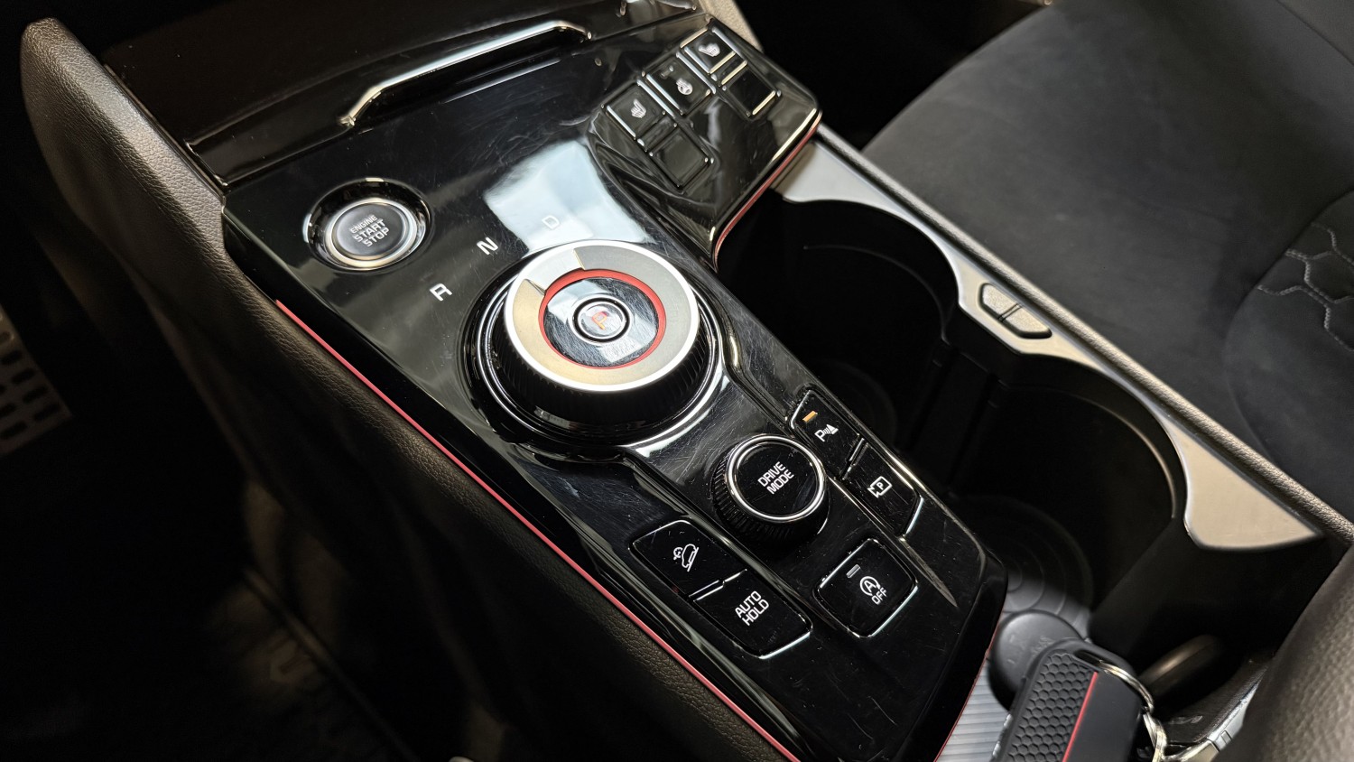 Car image 25