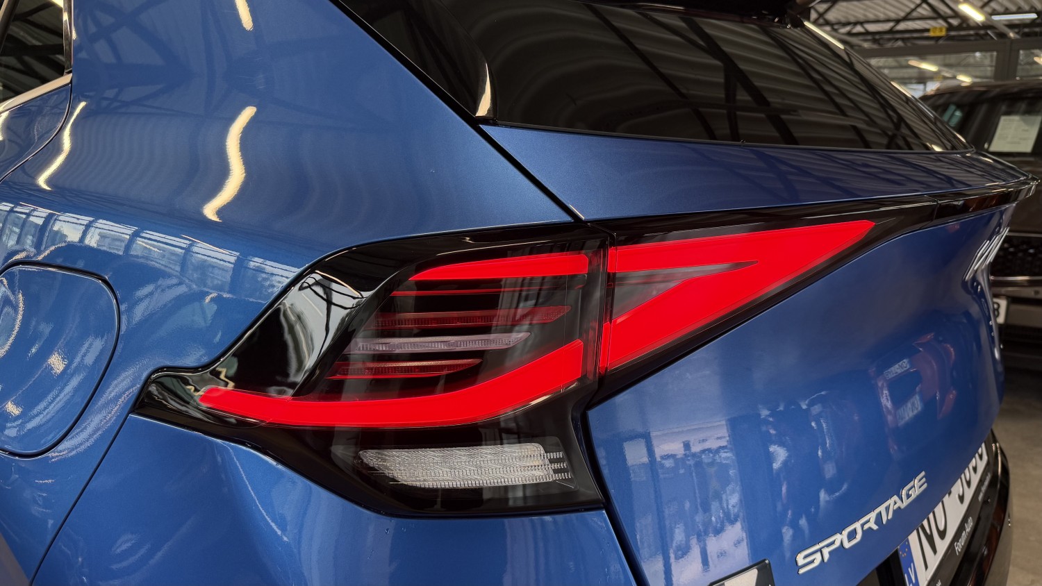 Car image 10